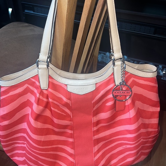 COACH Animal Print Handbag -Brand New Never Used - Picture 7 of 14